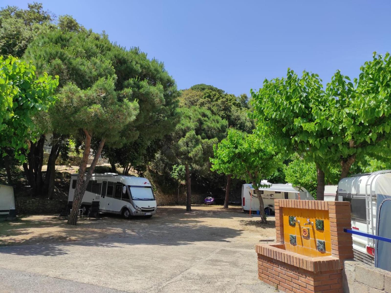 Camping Roca Grossa Calella Exterior photo